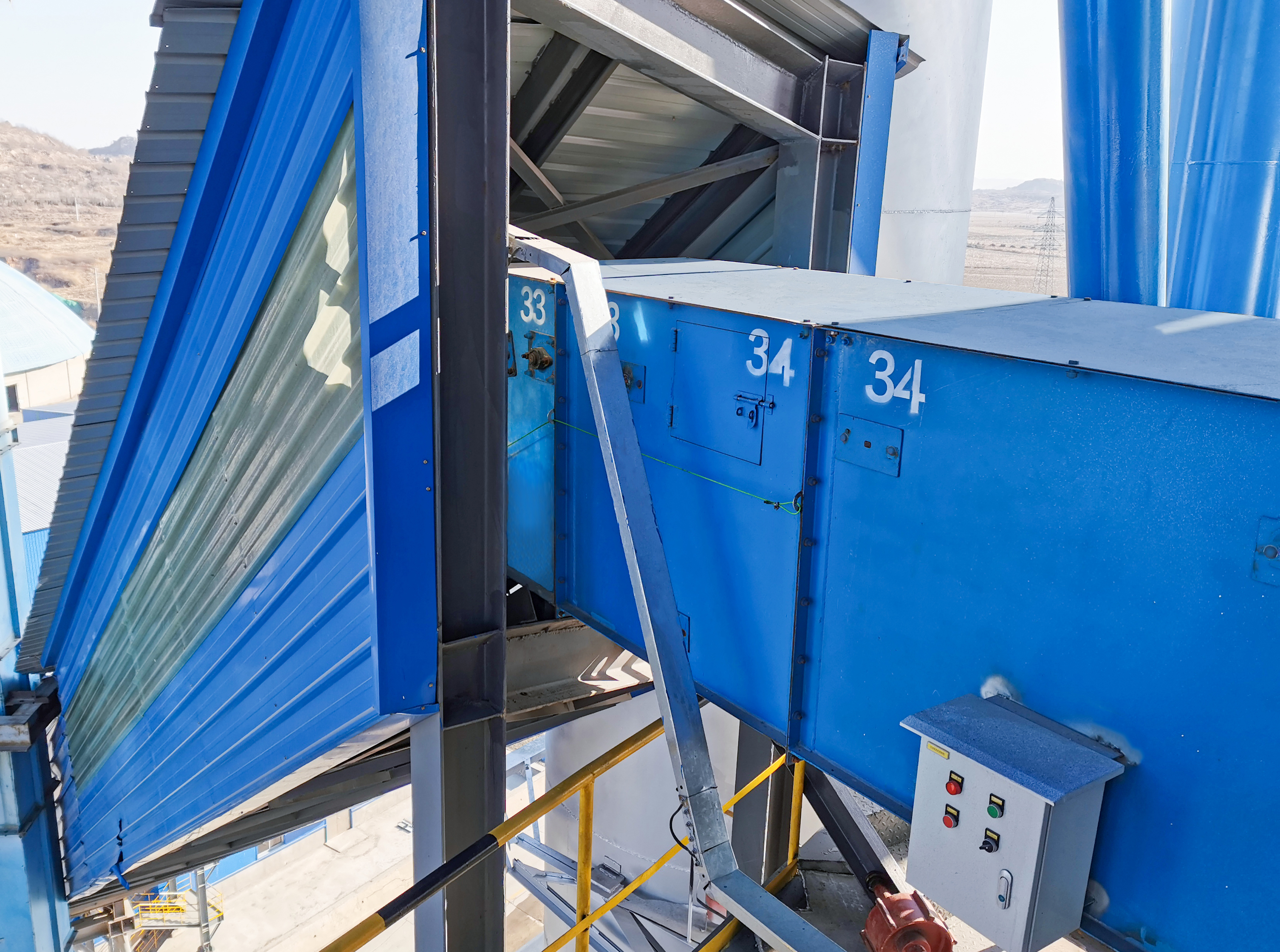  一臺(tái)大傾角皮帶機(jī)需要多少錢呢？